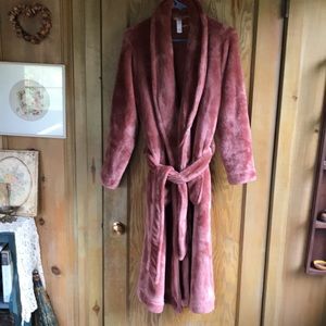 Stars Above pretty pink bath robe, size xs/s. Excellent used condition.